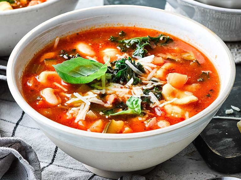 Minestrone Nedir ? Evde Nasıl Yapılır ?